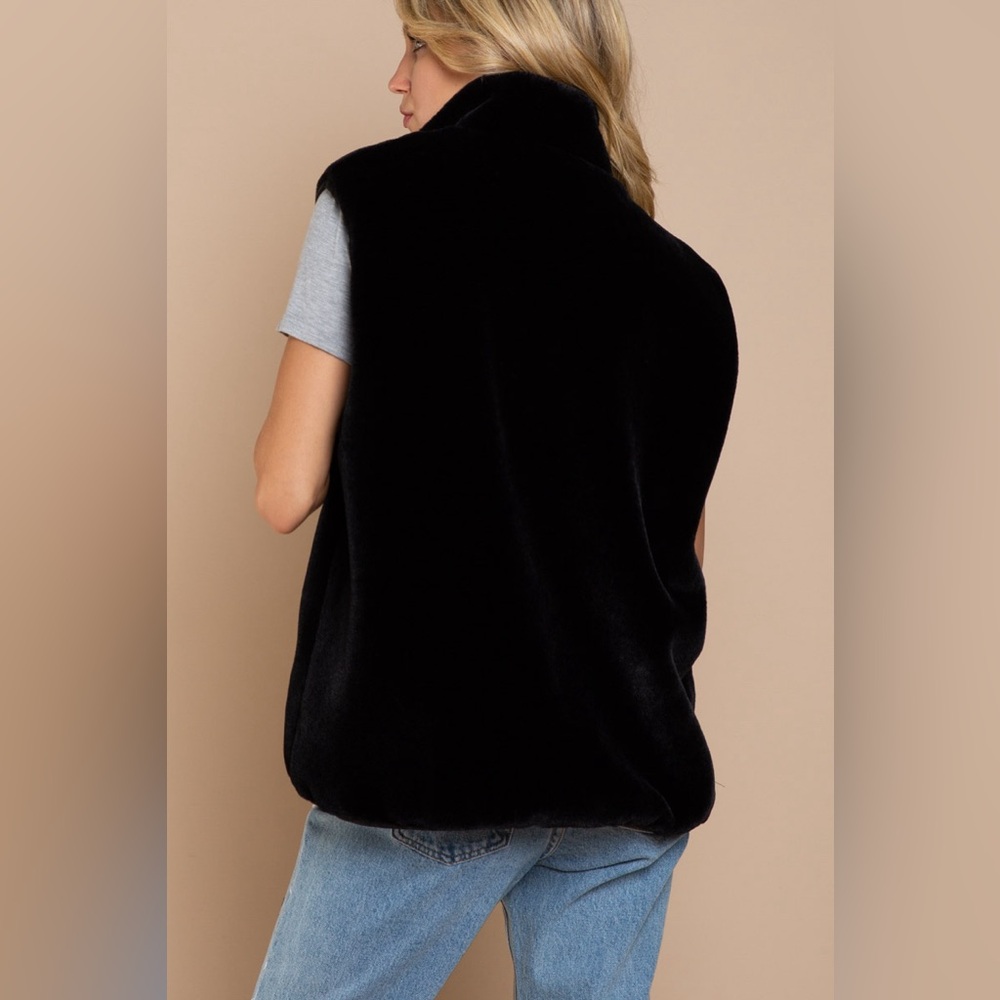 #022 Sale! 🥳 POL Vest - Picture 2 of 3